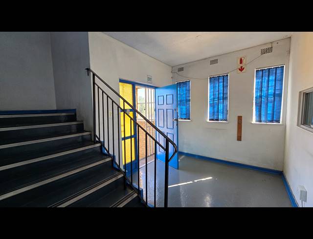 1,772M² WAREHOUSE FOR SALE IN SEBENZA